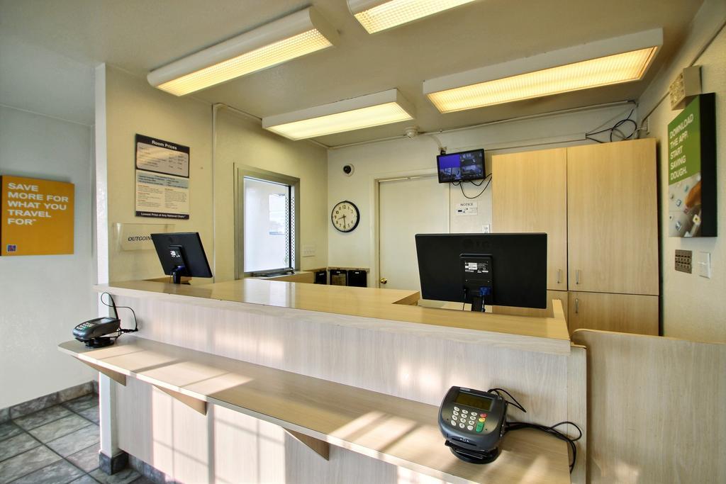 Motel 6 Milwaukee West - บรูคฟิลด์ ภายนอก รูปภาพ