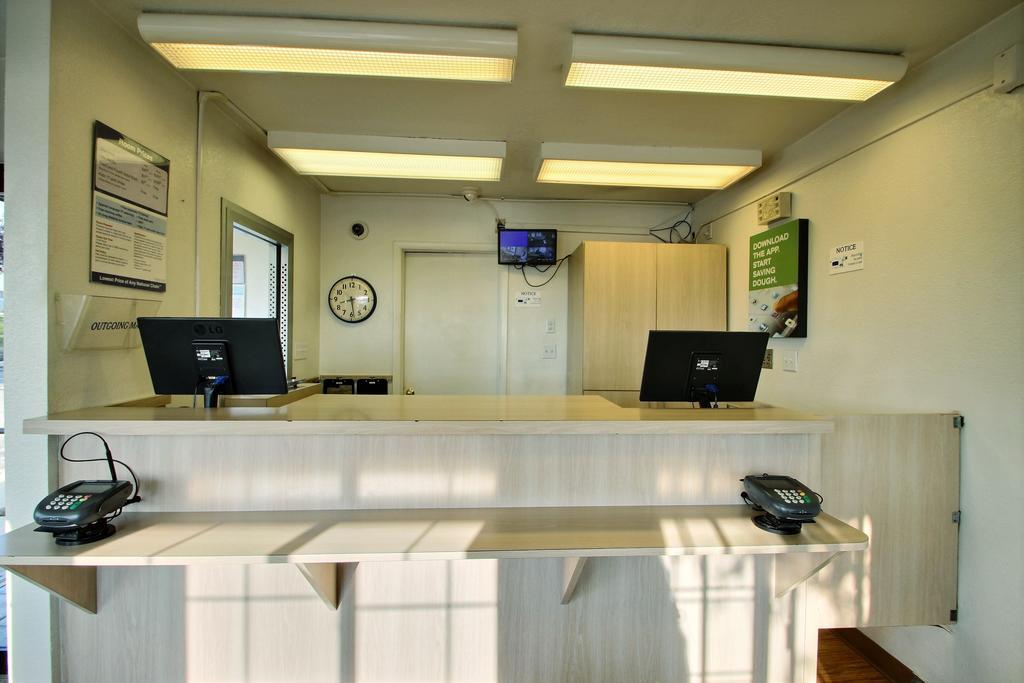 Motel 6 Milwaukee West - บรูคฟิลด์ ภายนอก รูปภาพ