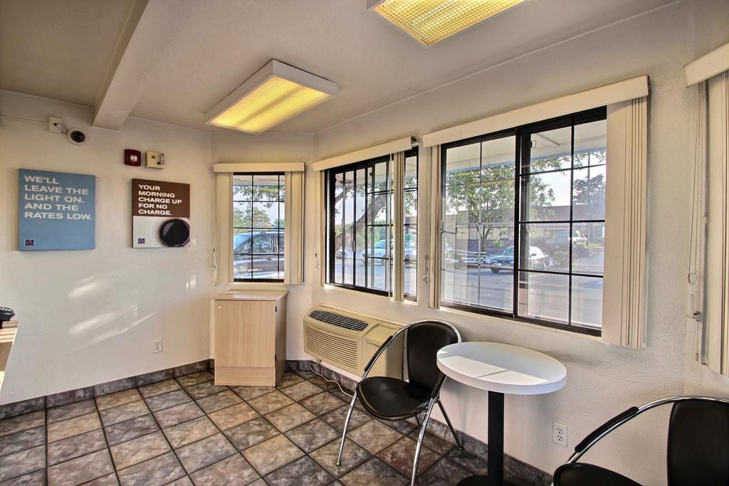 Motel 6 Milwaukee West - บรูคฟิลด์ ภายนอก รูปภาพ