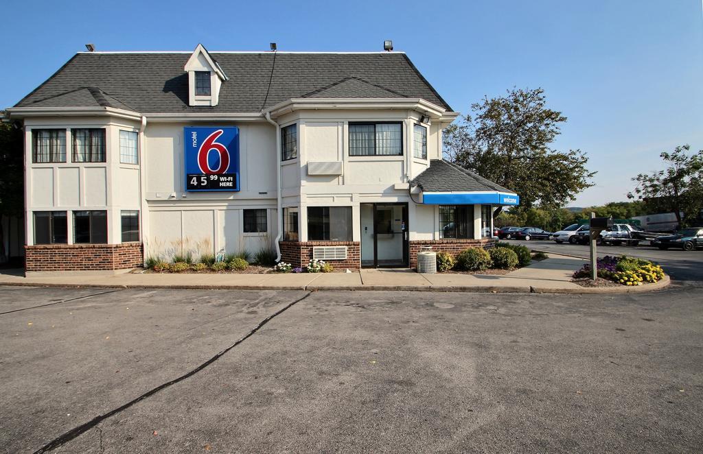 Motel 6 Milwaukee West - บรูคฟิลด์ ภายนอก รูปภาพ