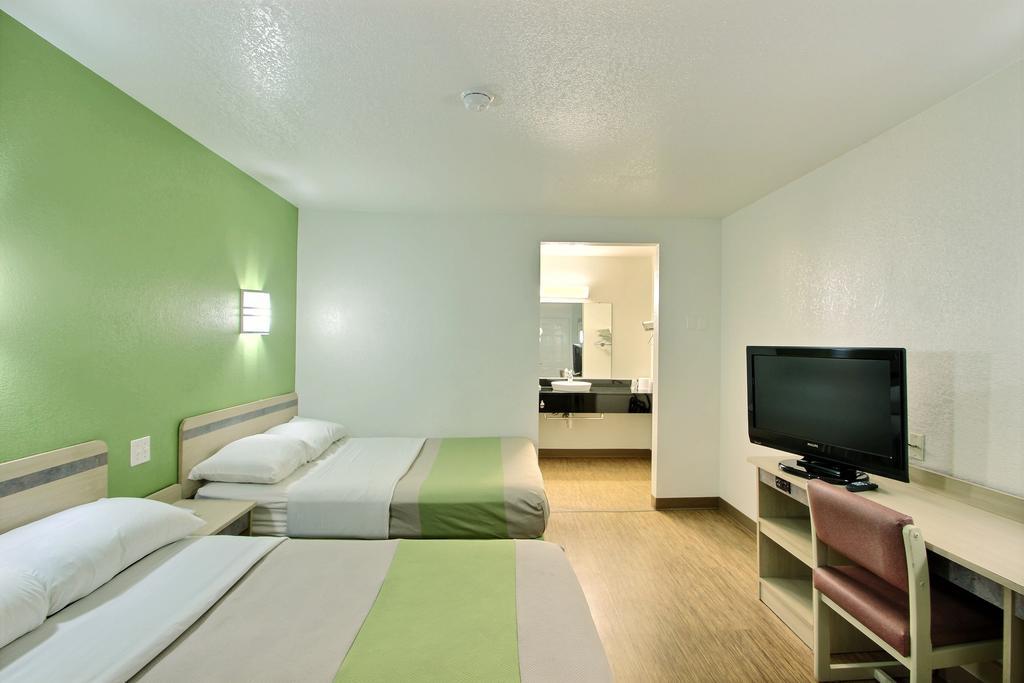 Motel 6 Milwaukee West - บรูคฟิลด์ ภายนอก รูปภาพ