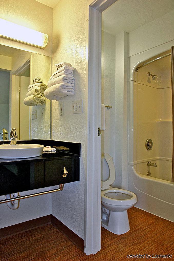 Motel 6 Milwaukee West - บรูคฟิลด์ ภายนอก รูปภาพ