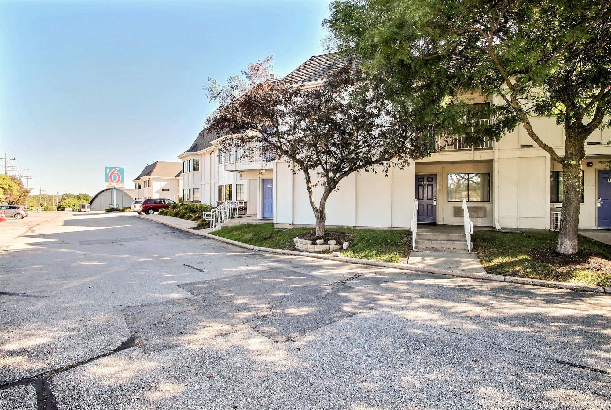 Motel 6 Milwaukee West - บรูคฟิลด์ ภายนอก รูปภาพ