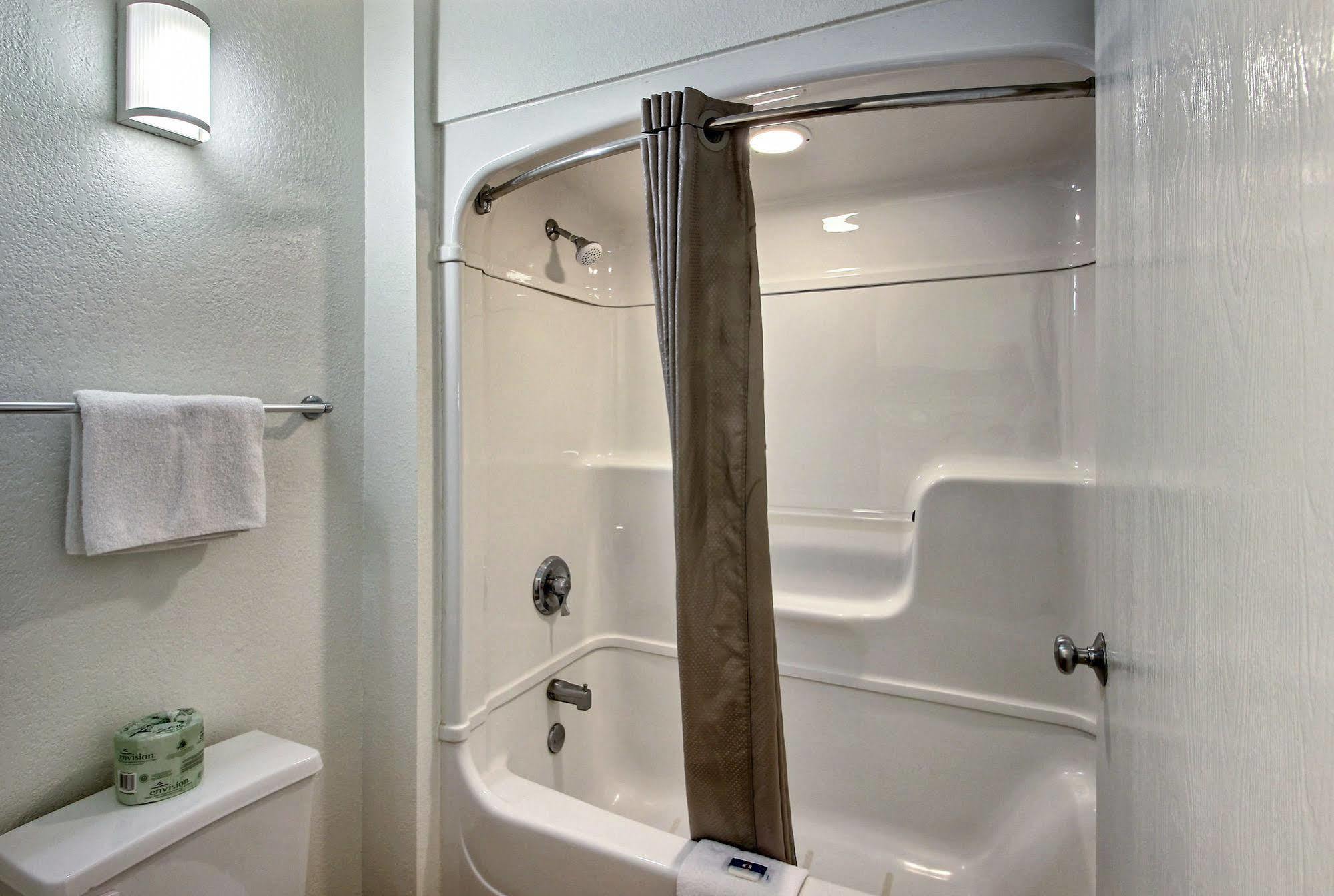 Motel 6 Milwaukee West - บรูคฟิลด์ ภายนอก รูปภาพ
