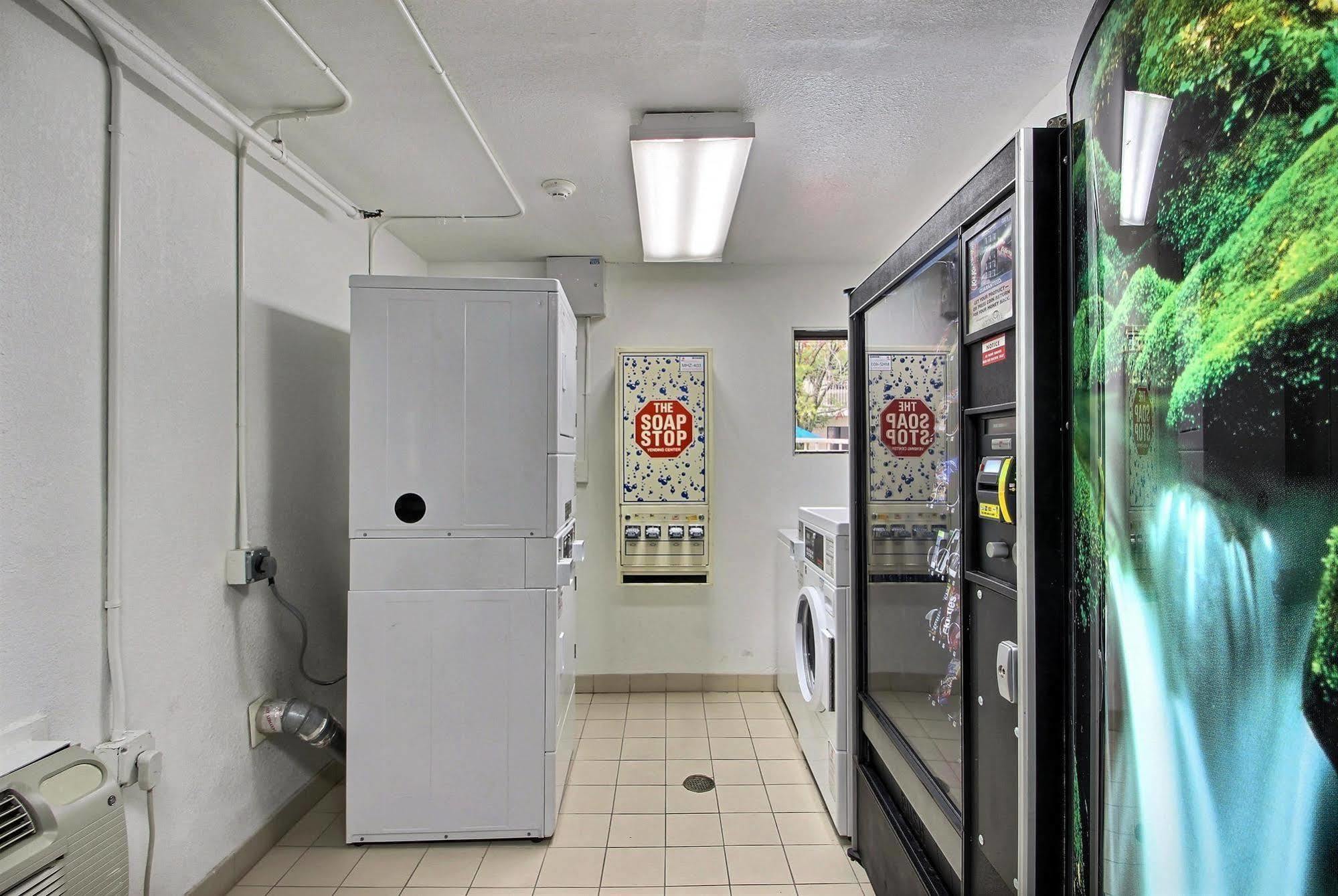 Motel 6 Milwaukee West - บรูคฟิลด์ ภายนอก รูปภาพ