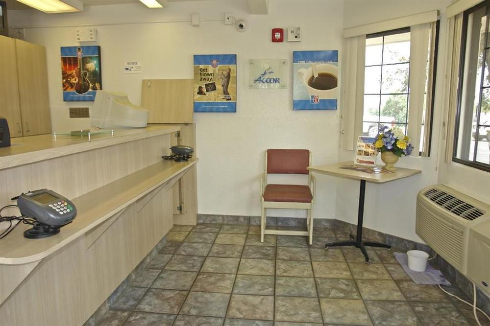 Motel 6 Milwaukee West - บรูคฟิลด์ ภายใน รูปภาพ